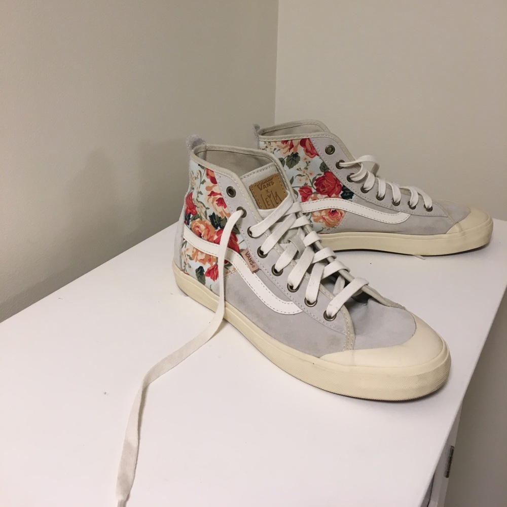 Leila Hurst Signature Limited Edition Vans. Size 9